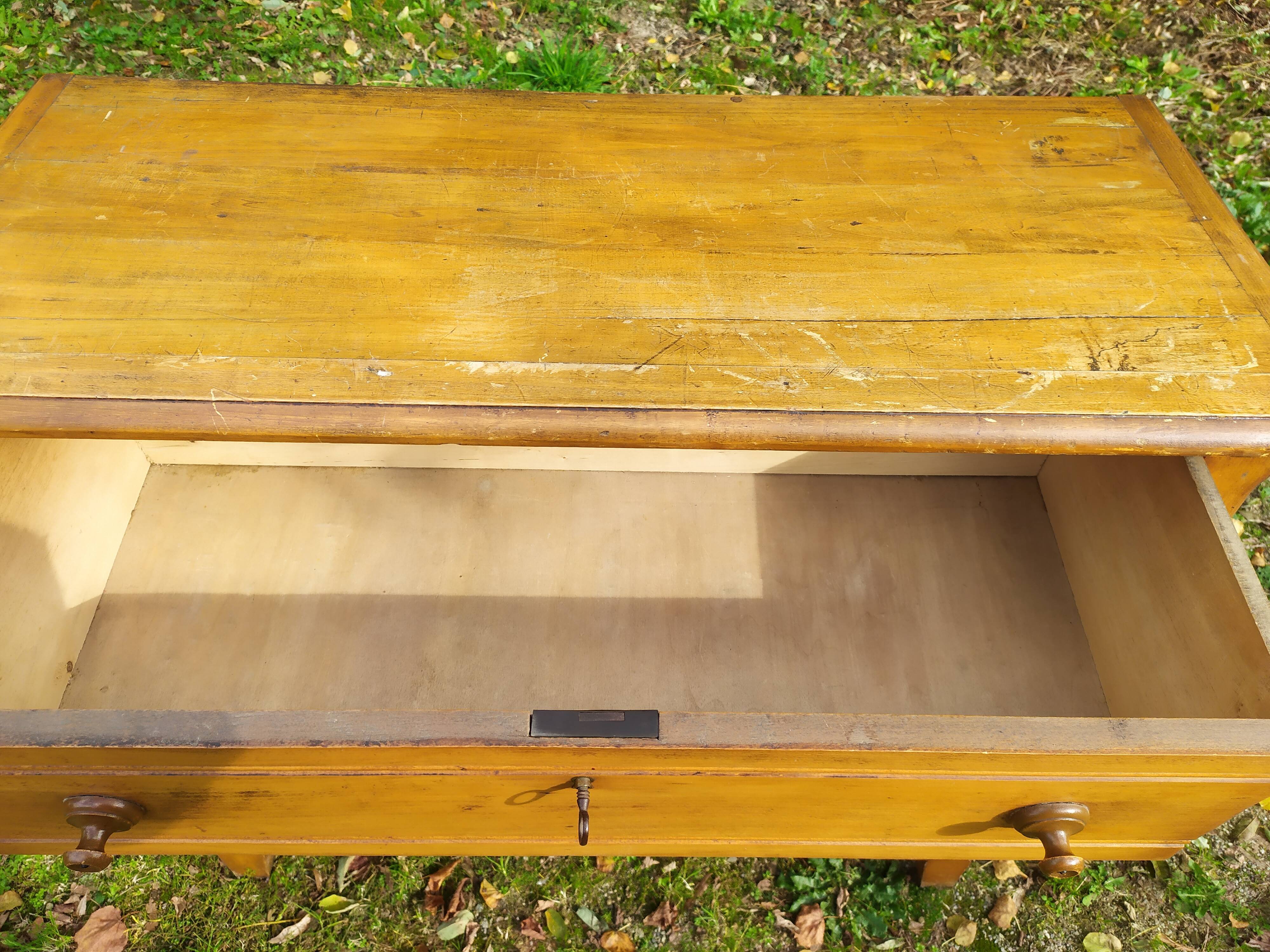 Vintage pine chest of drawers