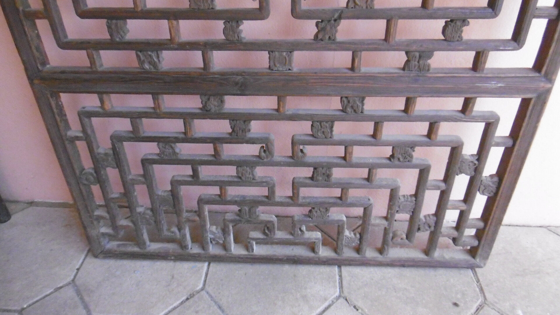 Panneau ancien en bois sculpté de style oriental