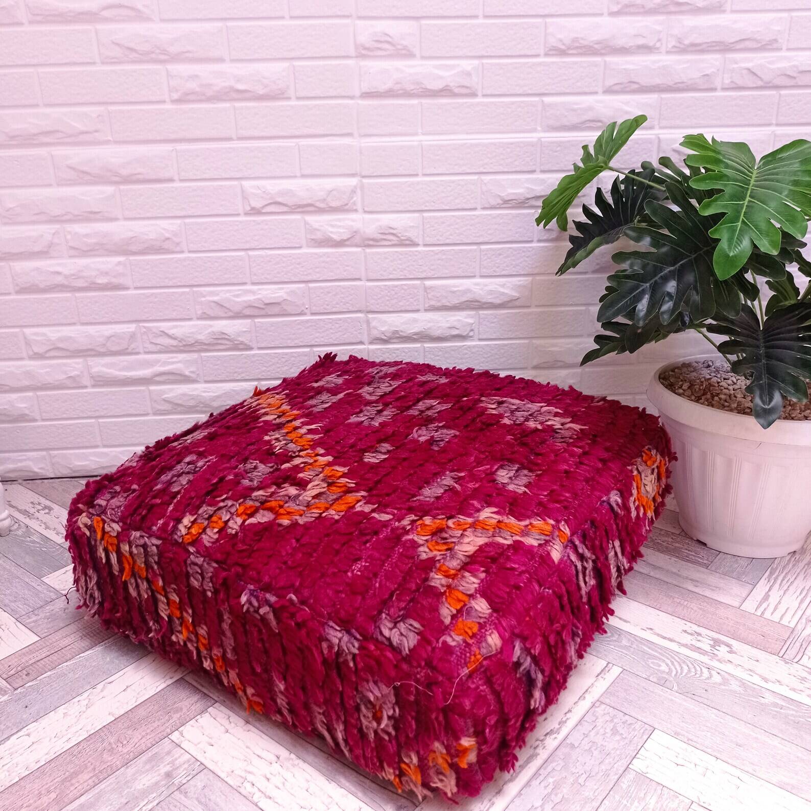 Handmade Berber pouf in wool 60 X 60 X 20 CM