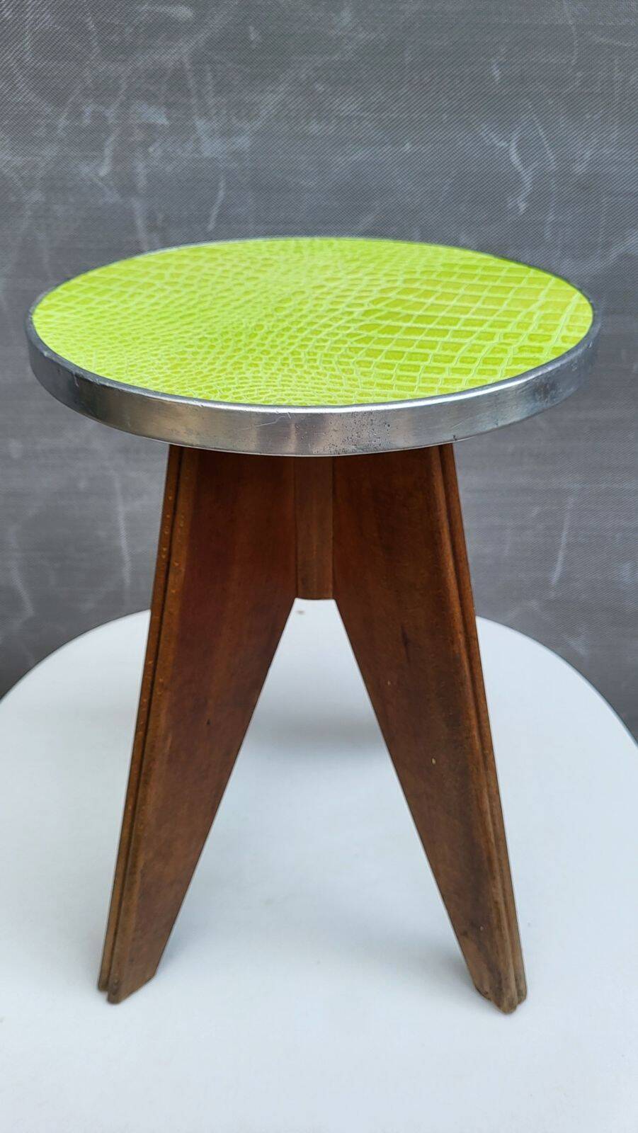Vintage pop design stool 1950 • granny green leather
