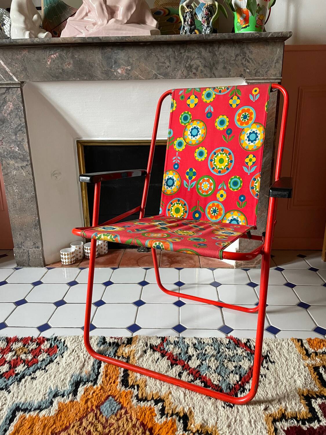 70' flowered folding chair