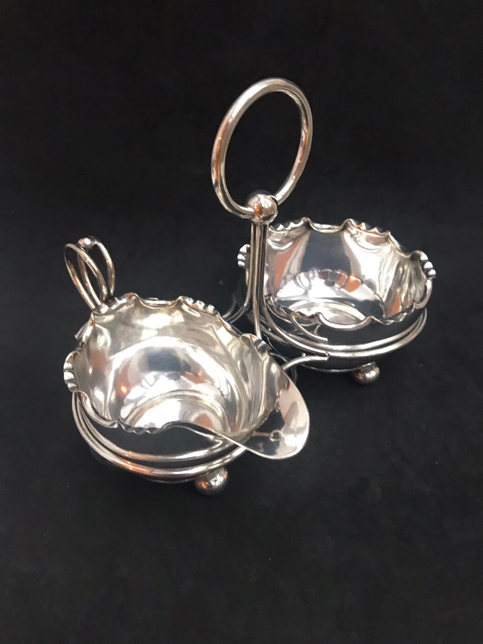 Sugar dish and cream dish