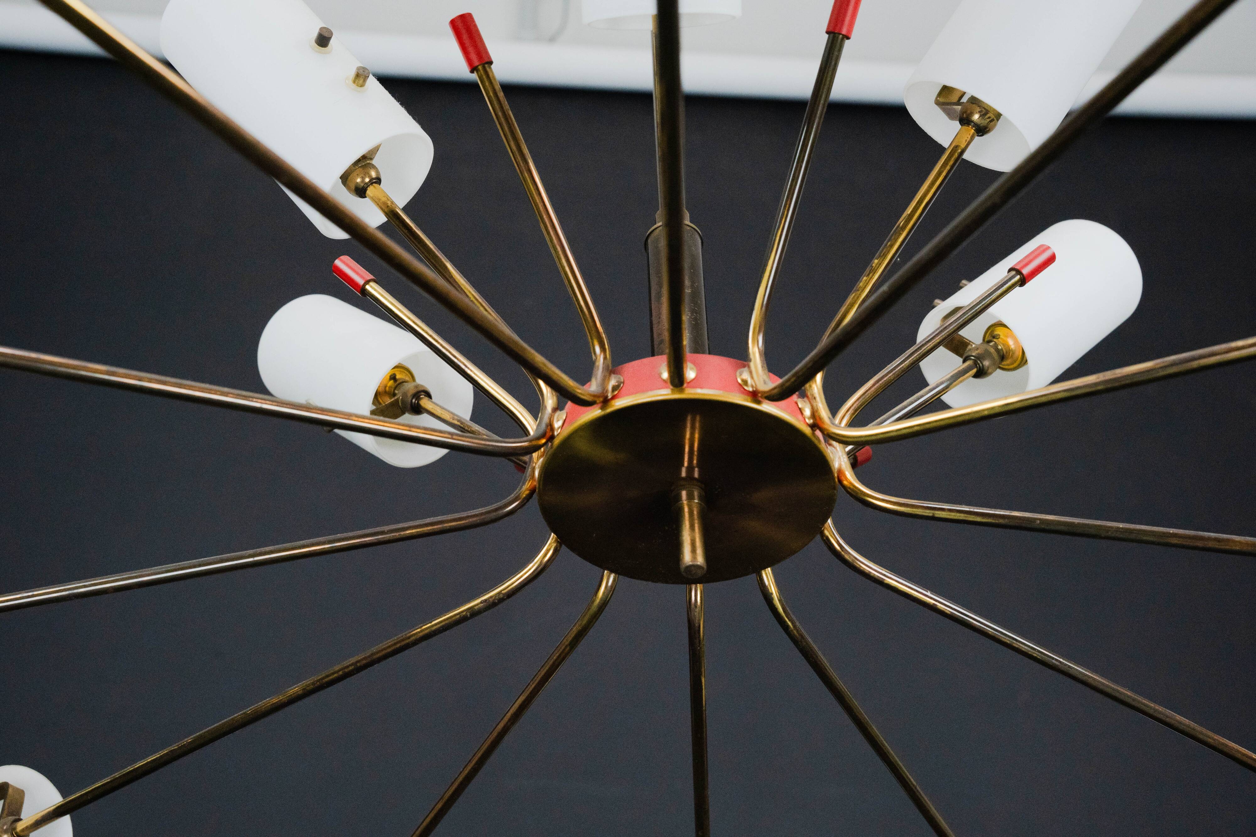Large Mid-Century 18 arms chandelier in the manner of Arredoluce. Italy 195