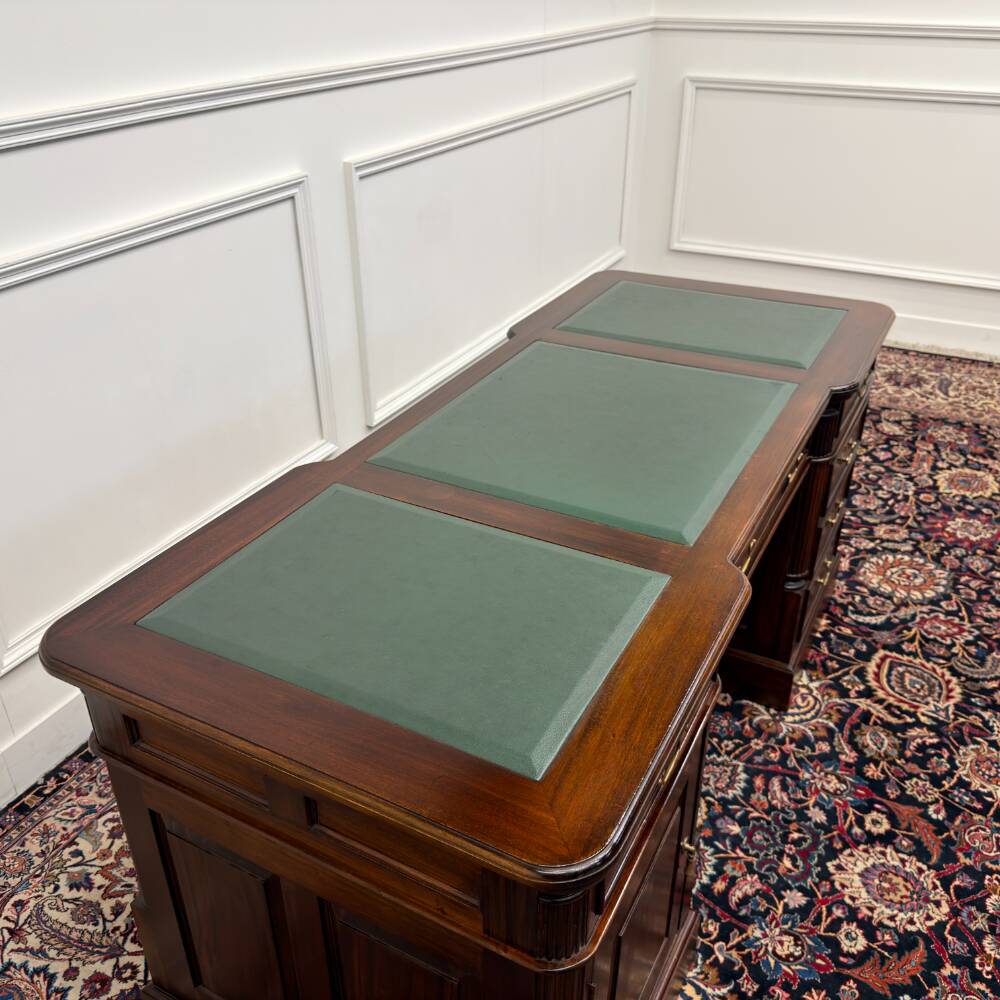 Classic English Desk Green Leather