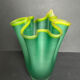 Vase mouchoir en verre dépoli