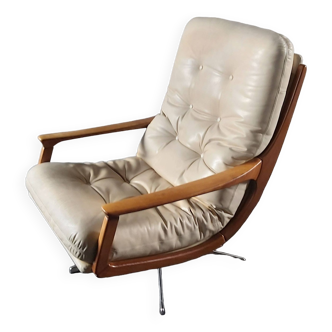 Leather armchairs designed by Eugen Schmidt for Soloform