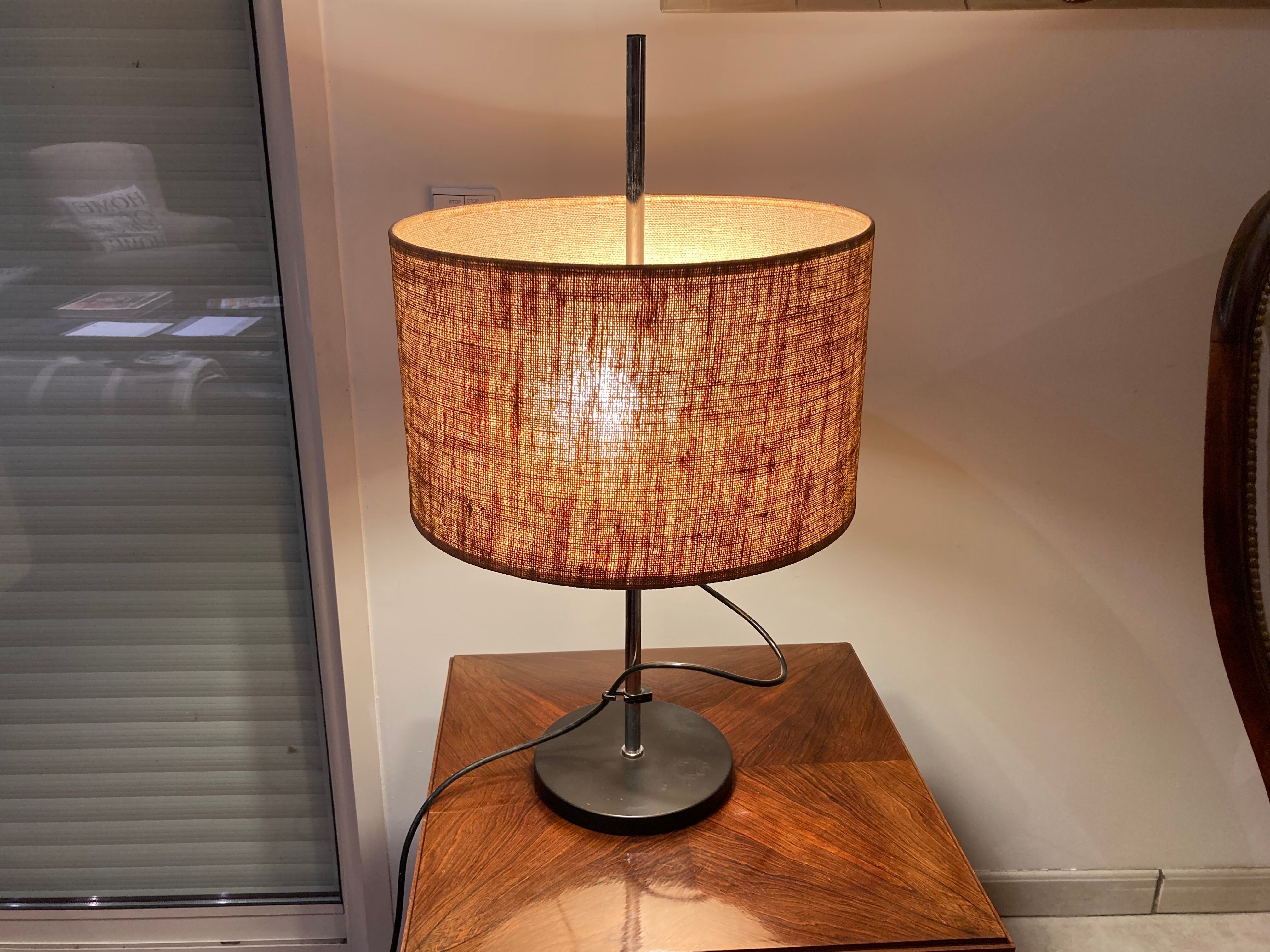 Height adjustable 70s lamp