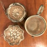 Batch of 2 colanders and silver metal drain for tea infusion