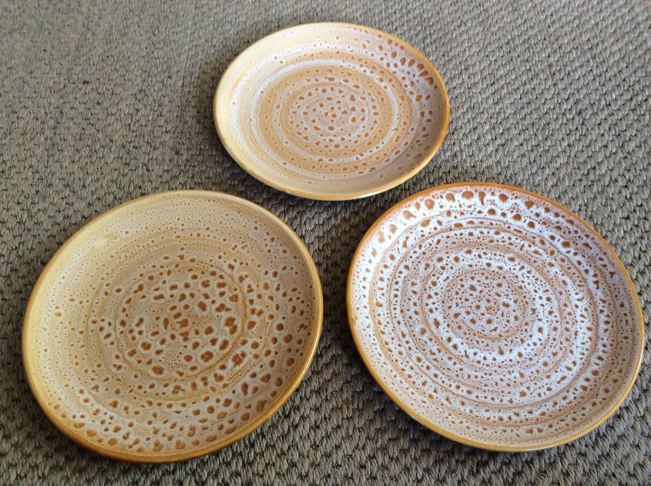 Set of 8 plates