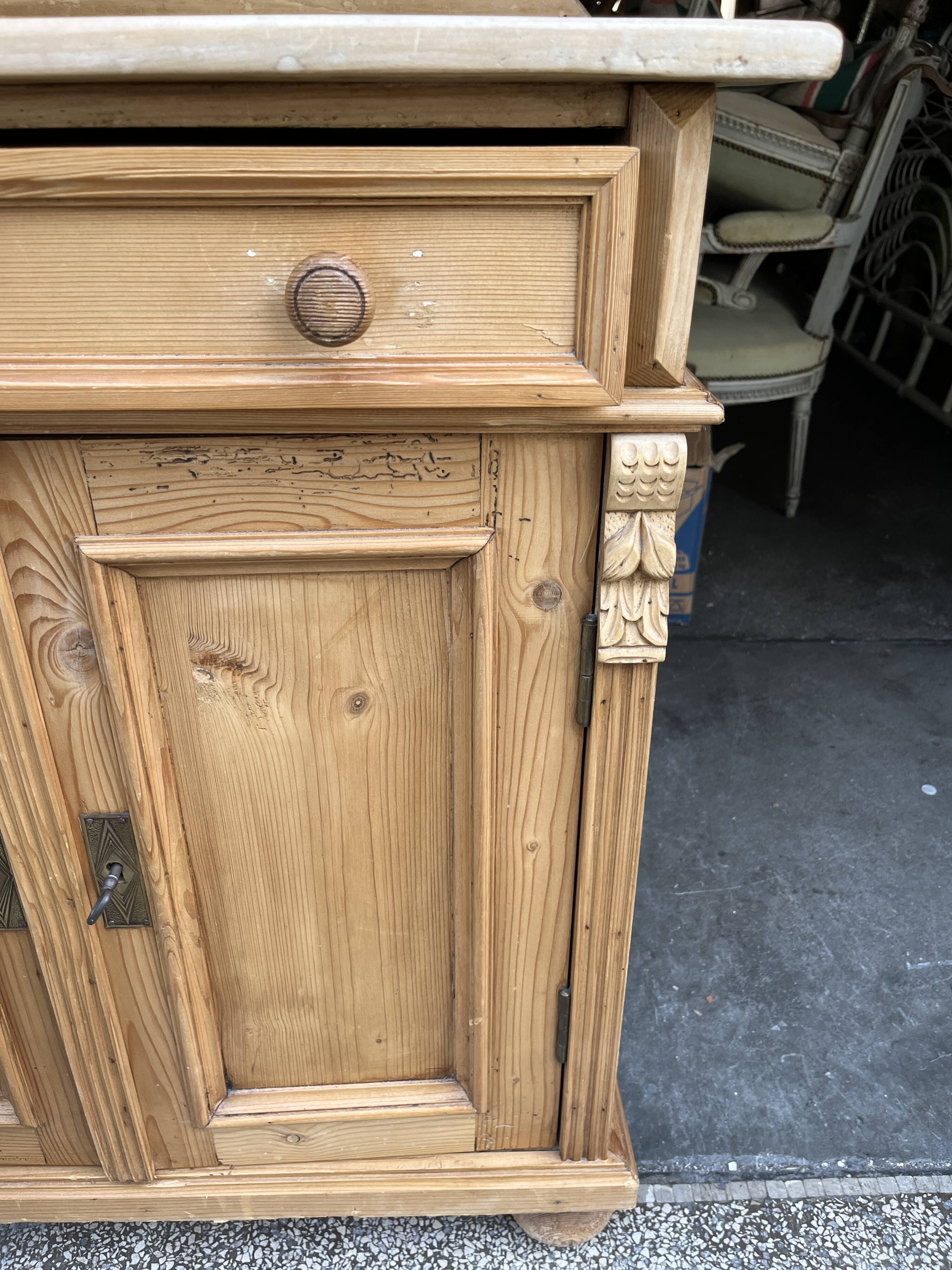 Log cabinet 2 pine door