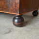 Commode Charles X en loupe de cèdre vers 1830