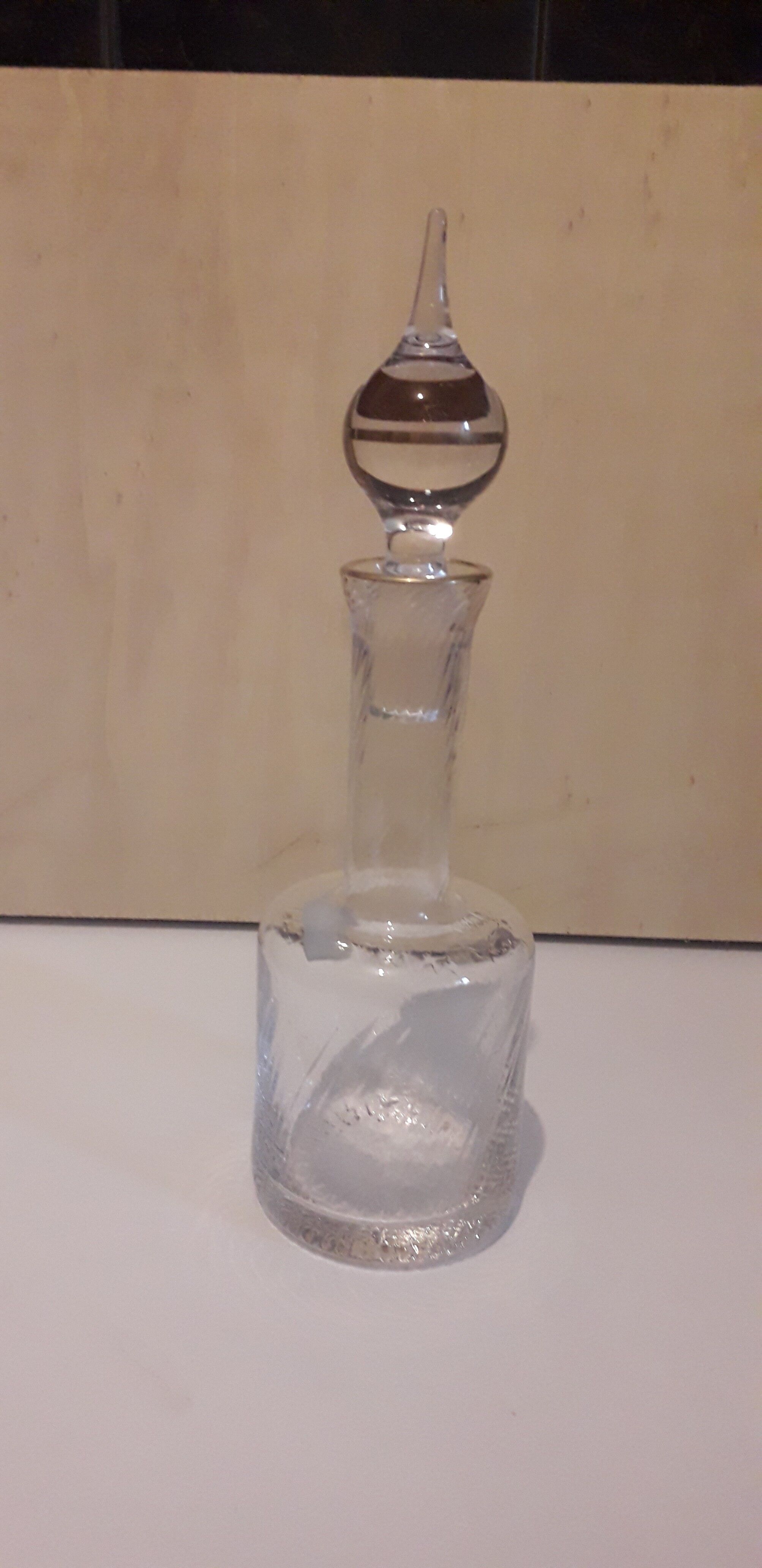 Portieux engraved glass liquor decanter with pretty cap
