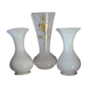 3 vases opaline signés
