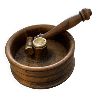 Nutcracker in wood and brass