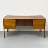 Bureau danois en teck avec porte et tiroirs par Bornholm, années 1970