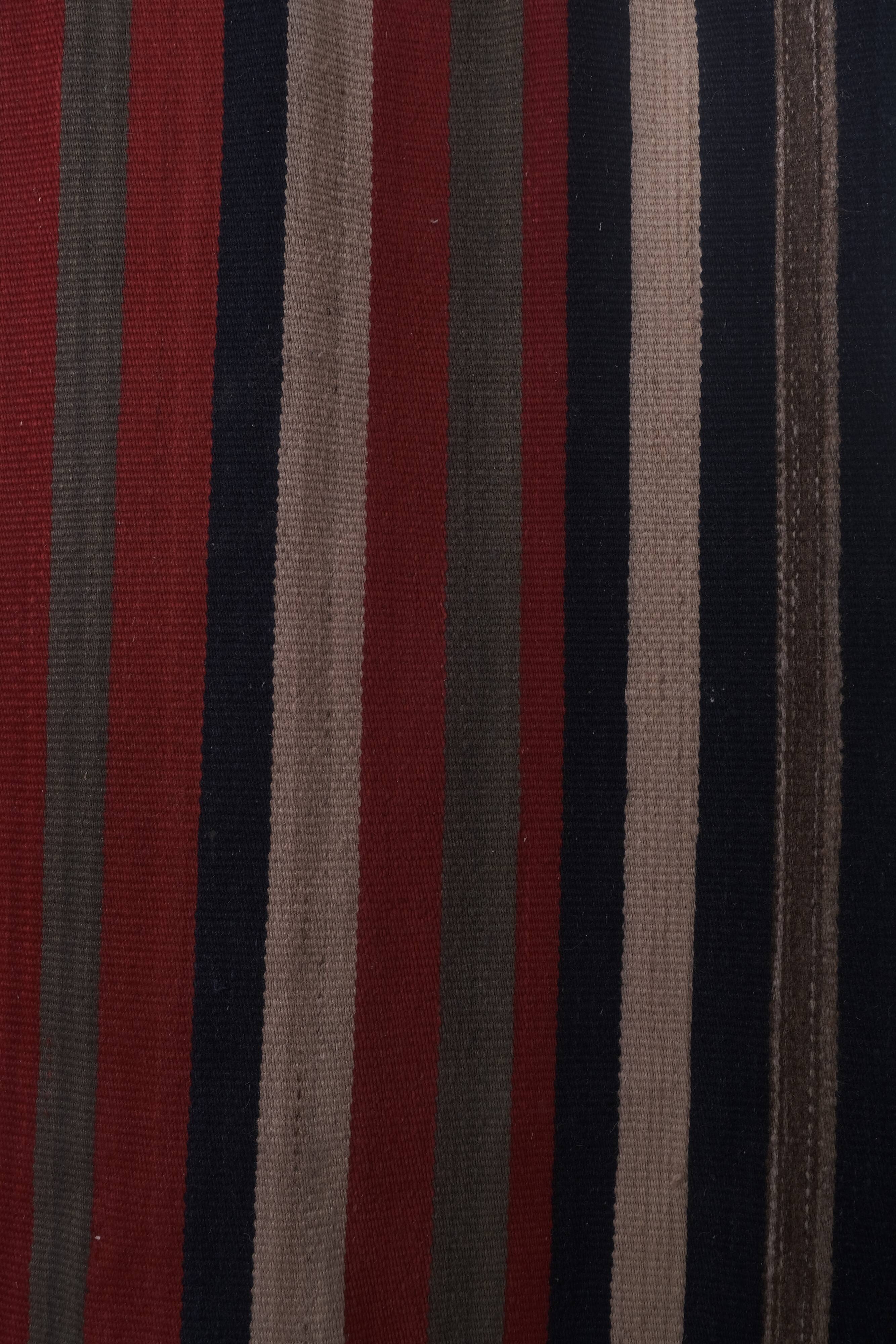 Vintage Turkish rug from Oushak, handwoven 281x290 cm