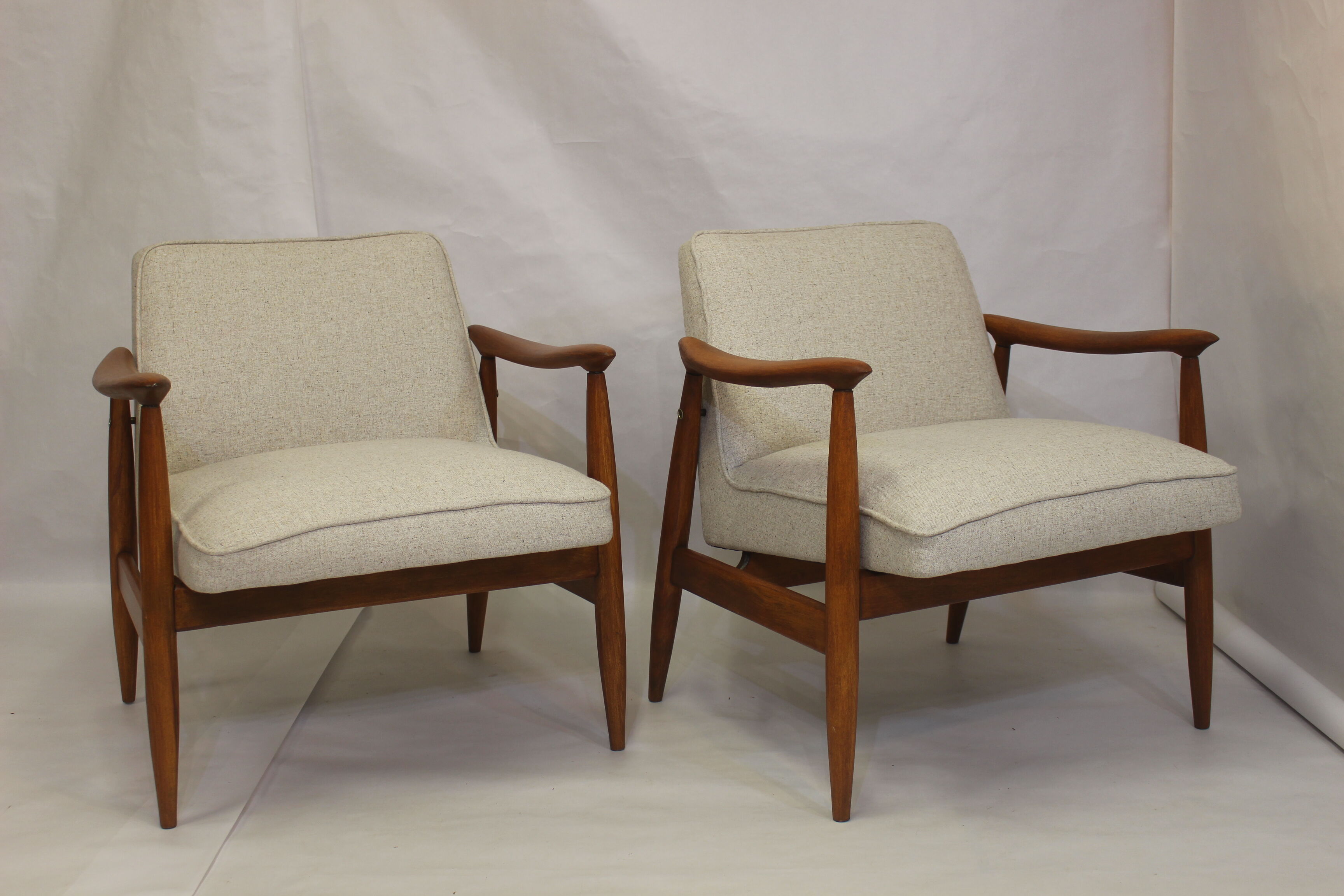 Pair of chairs GFM-87 Juliusz Kedziorek 1960.