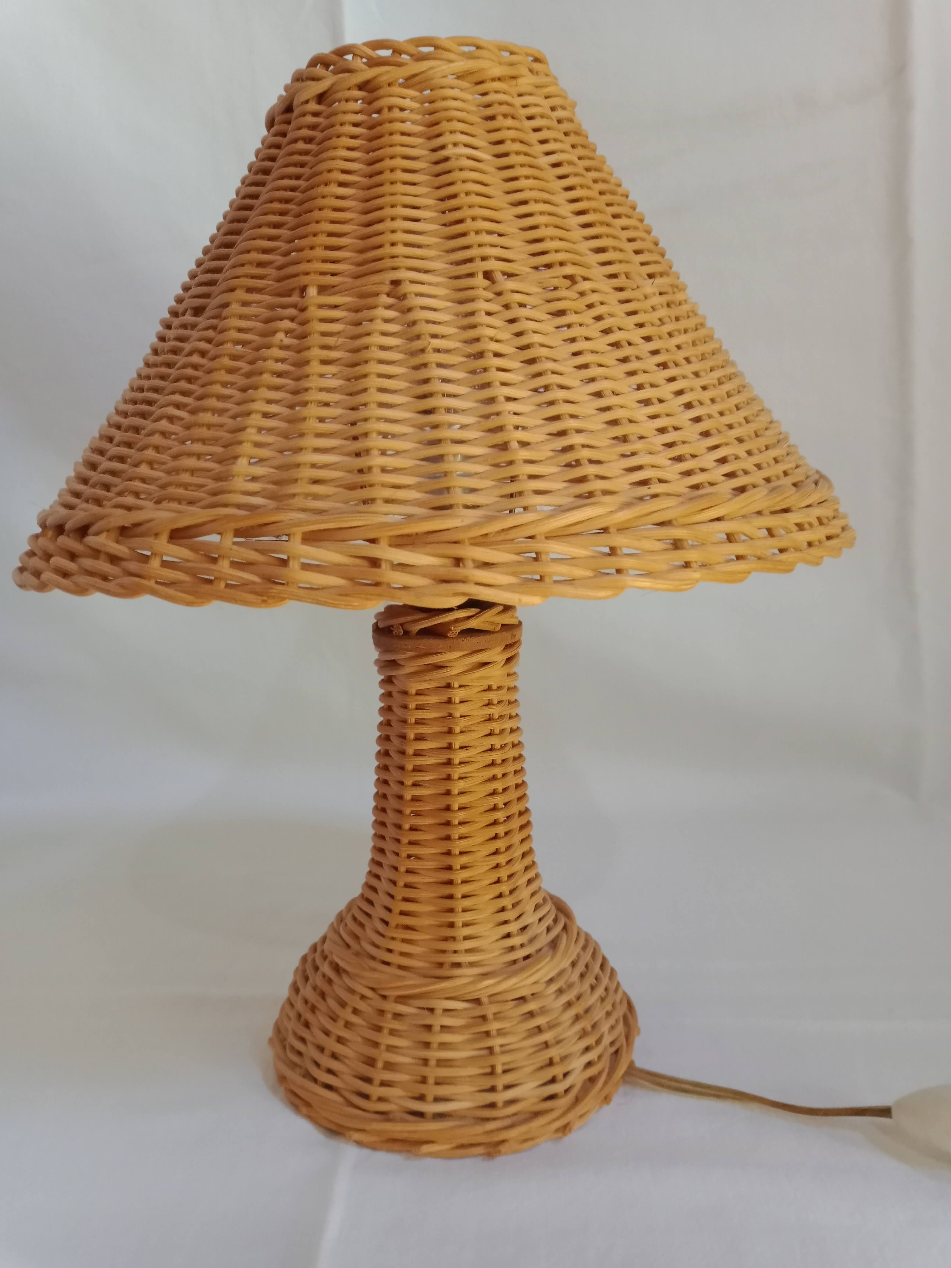 Vintage rattan lamp to install