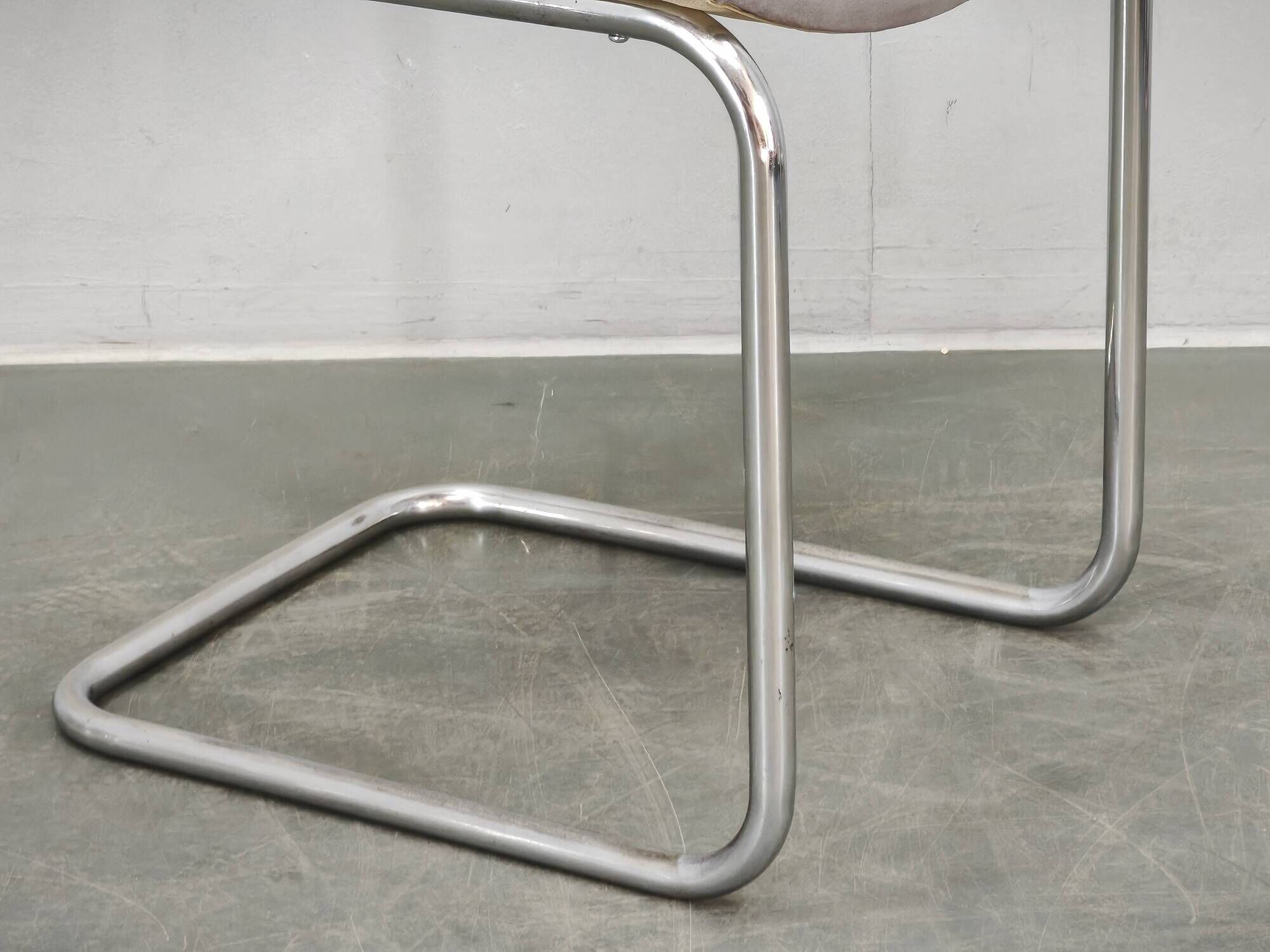 Bauhaus Tubular Chrome Cantilever Chair, Czechoslovakia, circa 1930