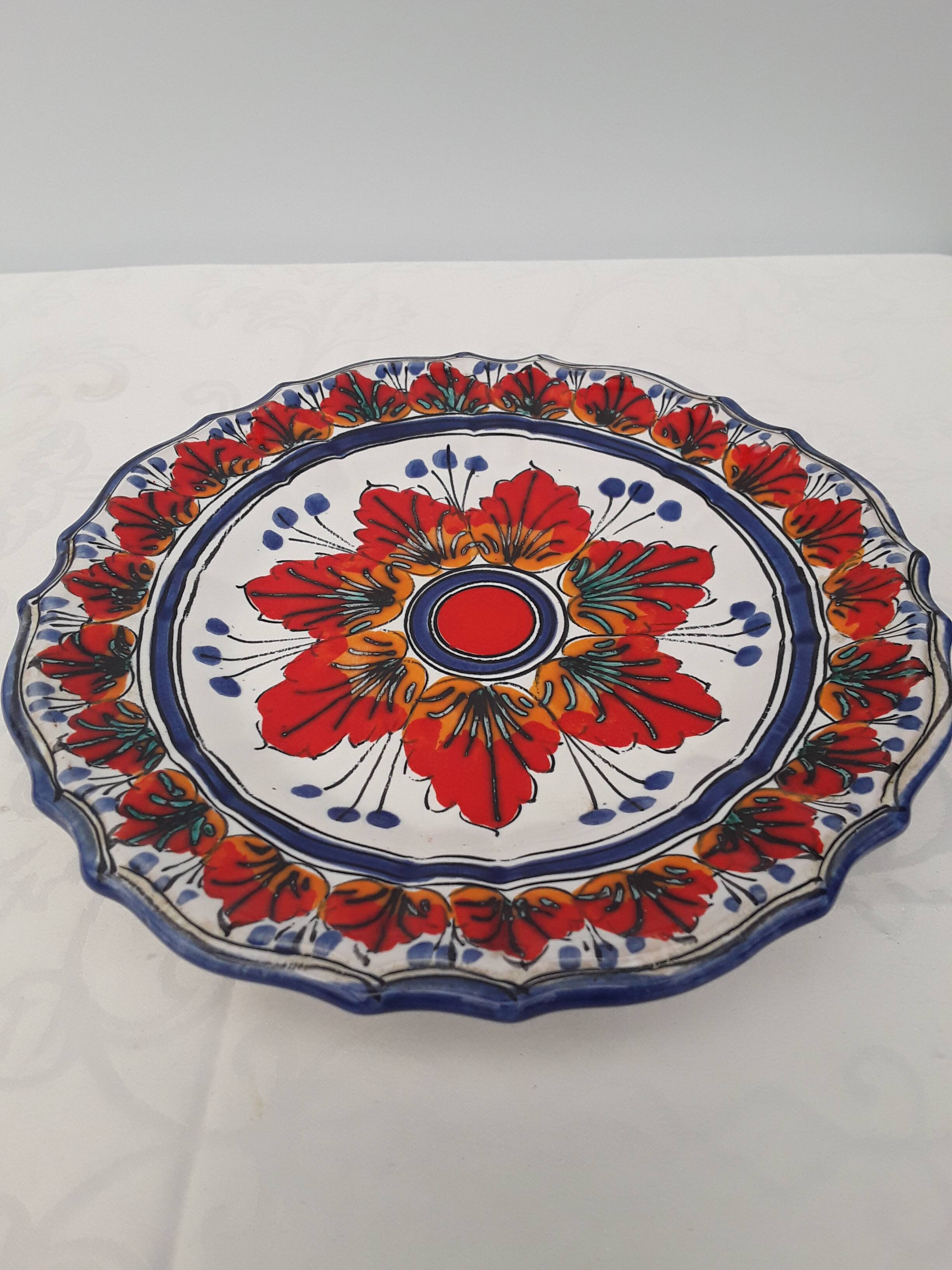Decorative ceramic plate