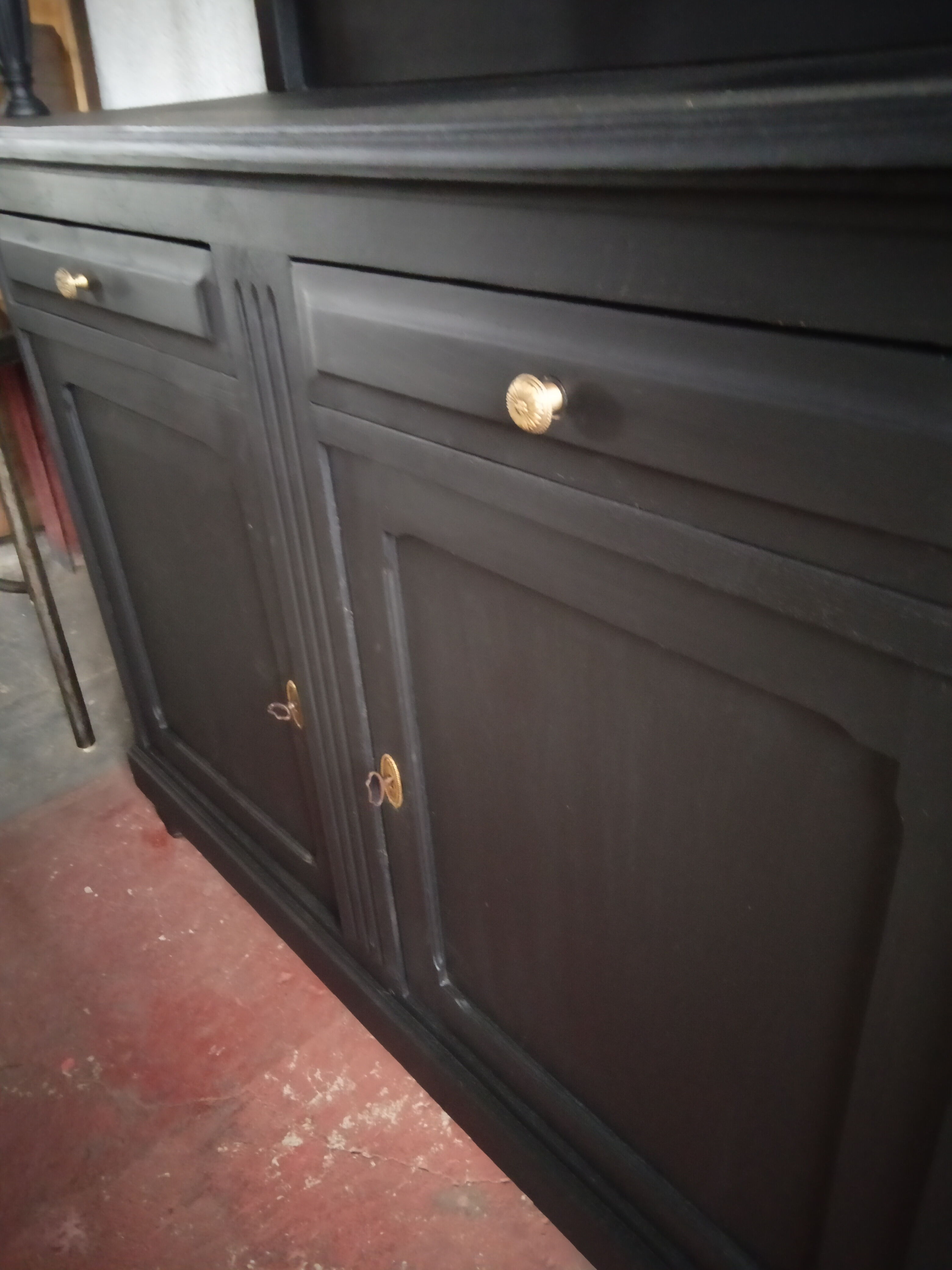 Patinated China buffet