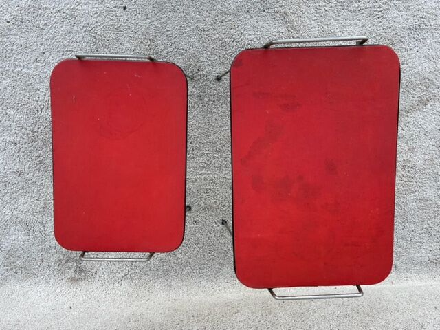 2 vintage nesting tables