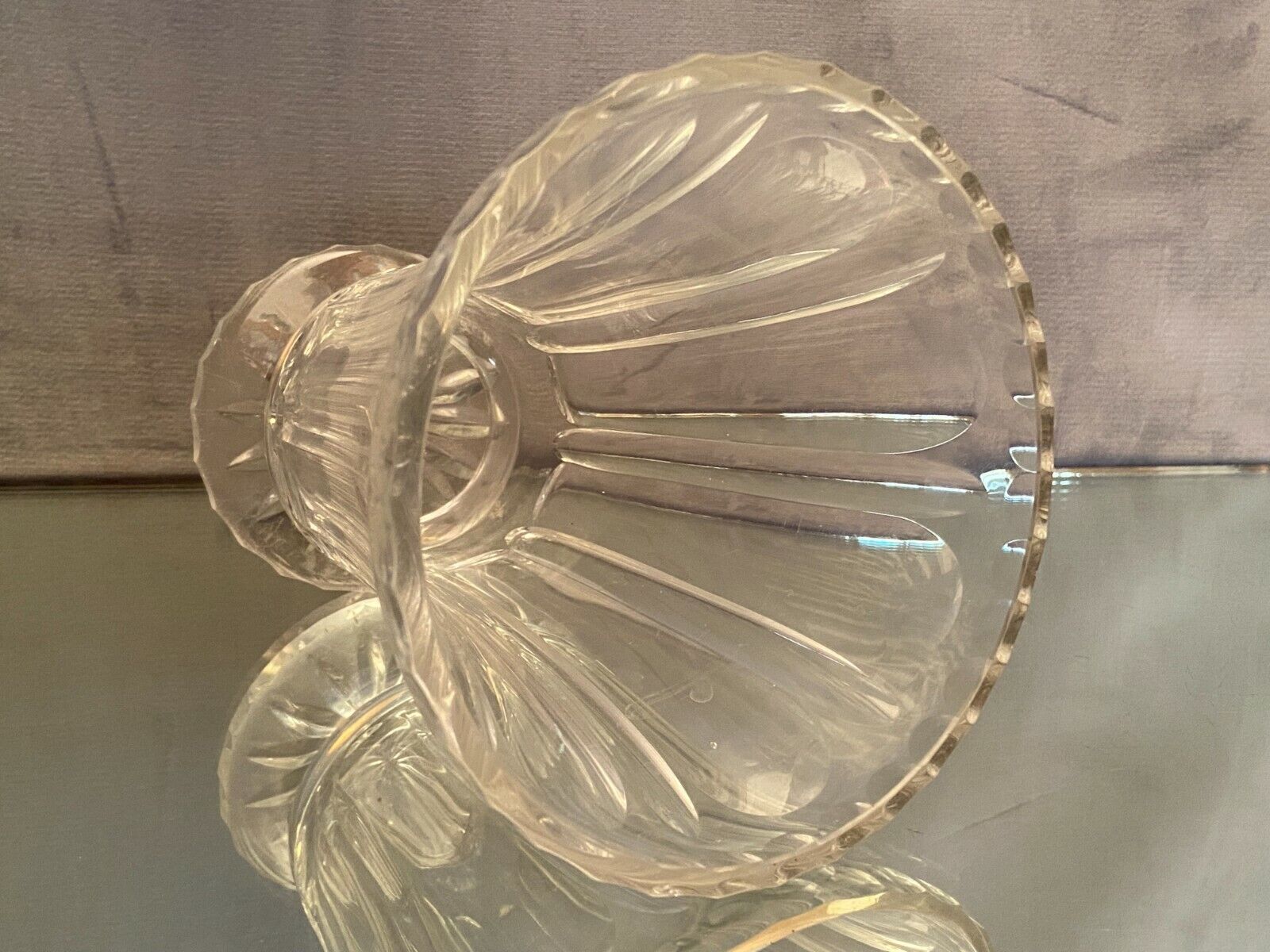 Vase on pedestal in cut crystal mid-twentieth century