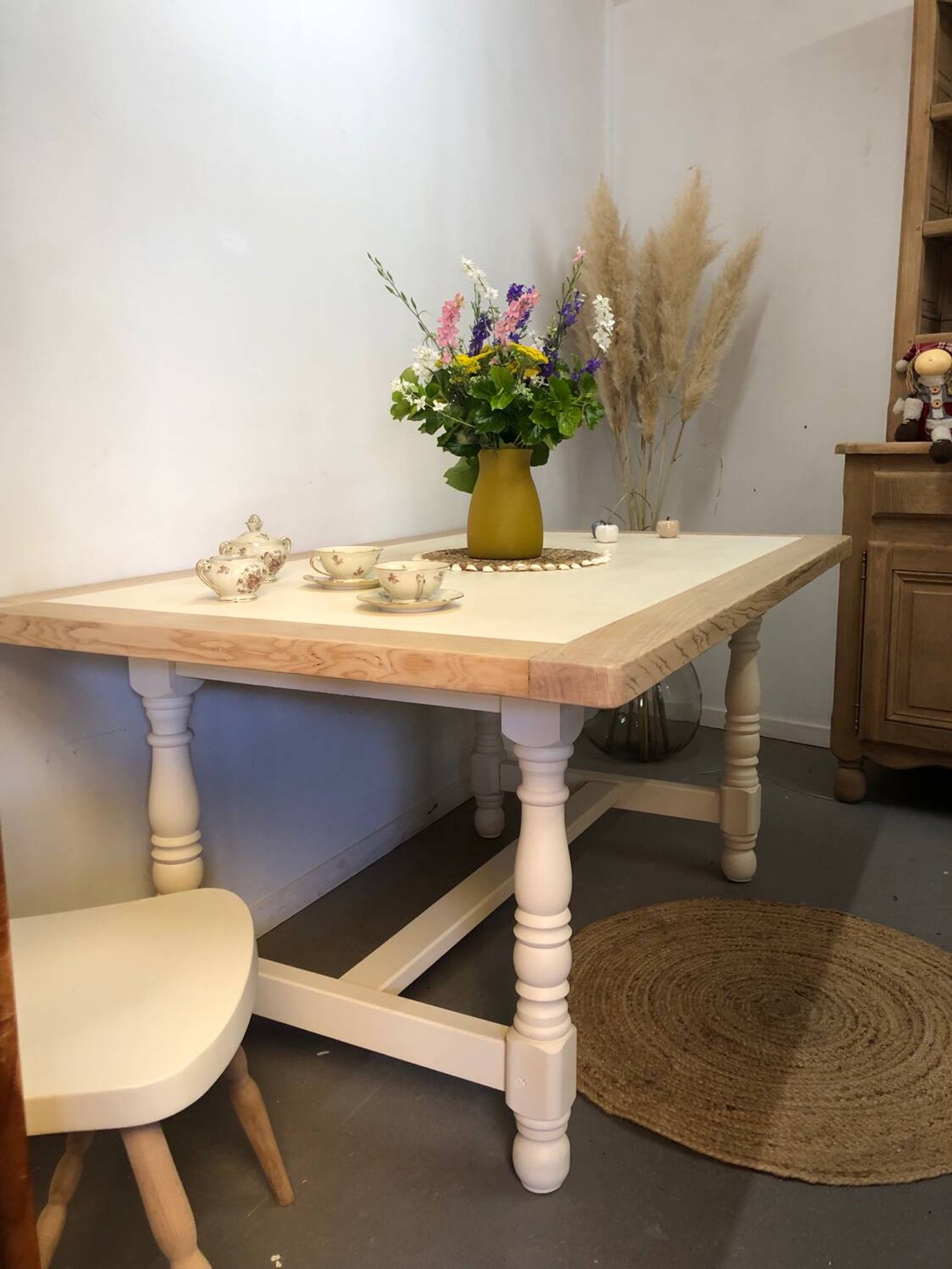 Farm table
