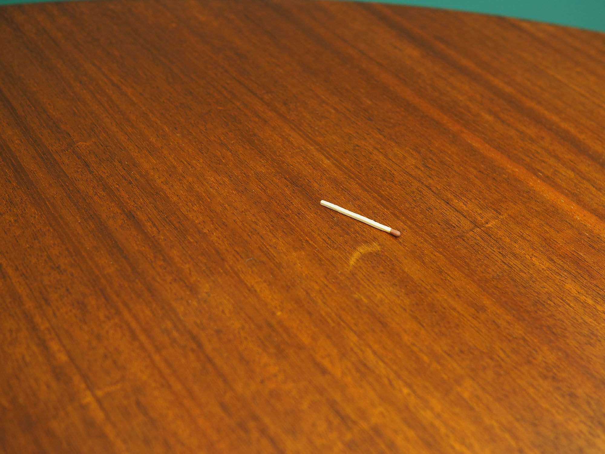 Table demi-ronde en teck, design danois, années 1970, fabricant: Bent Krogh