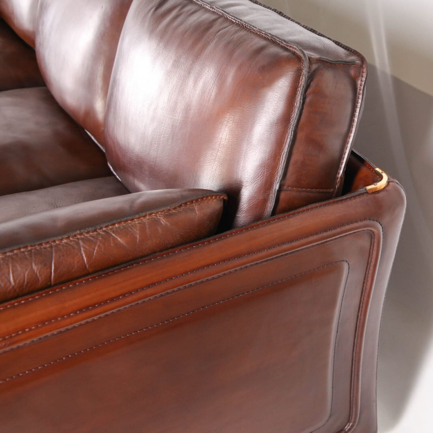 Paire de canapés cuir Roche Bobois