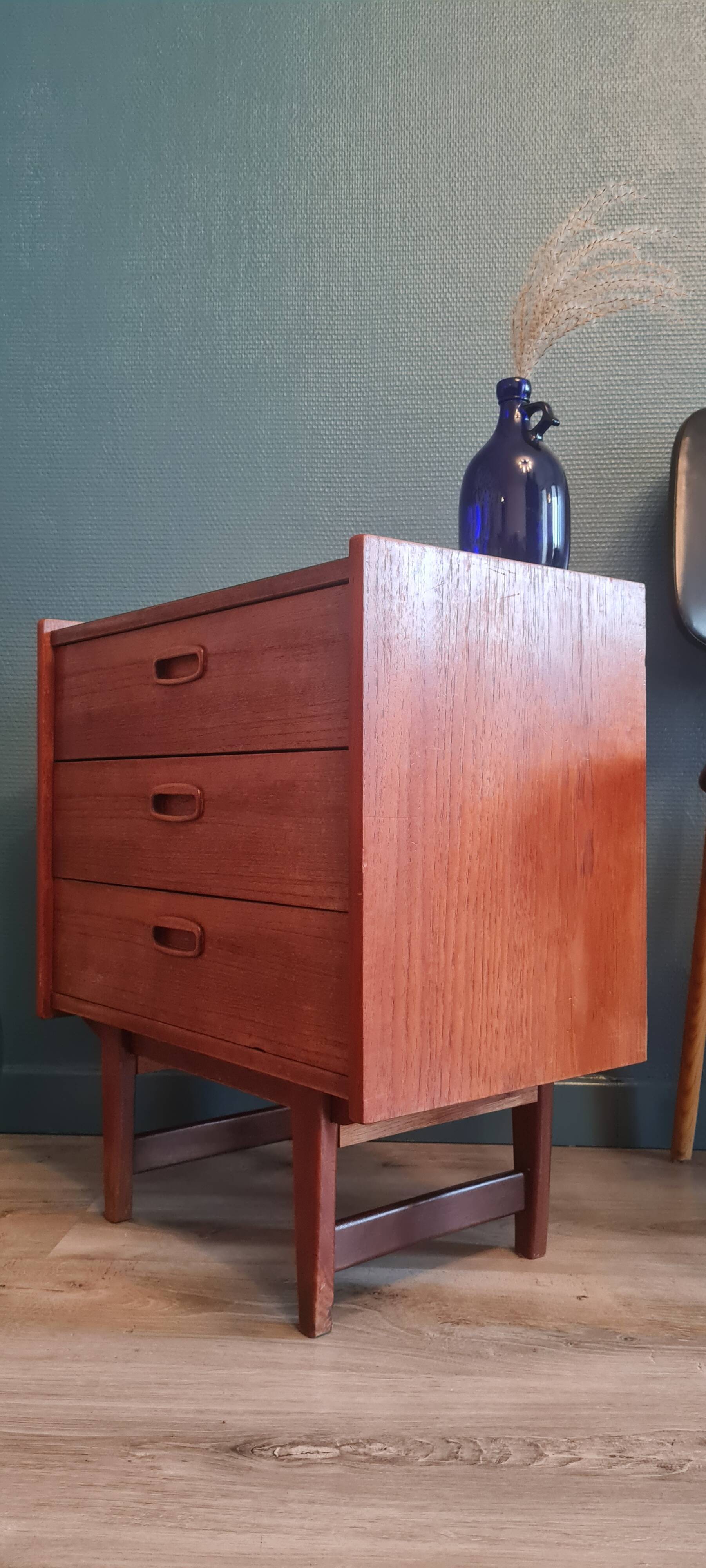 scandinavian commode petite of years 60 brederna gustafssons