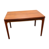 Teak Danish design dining table by Henning Kjaernulf