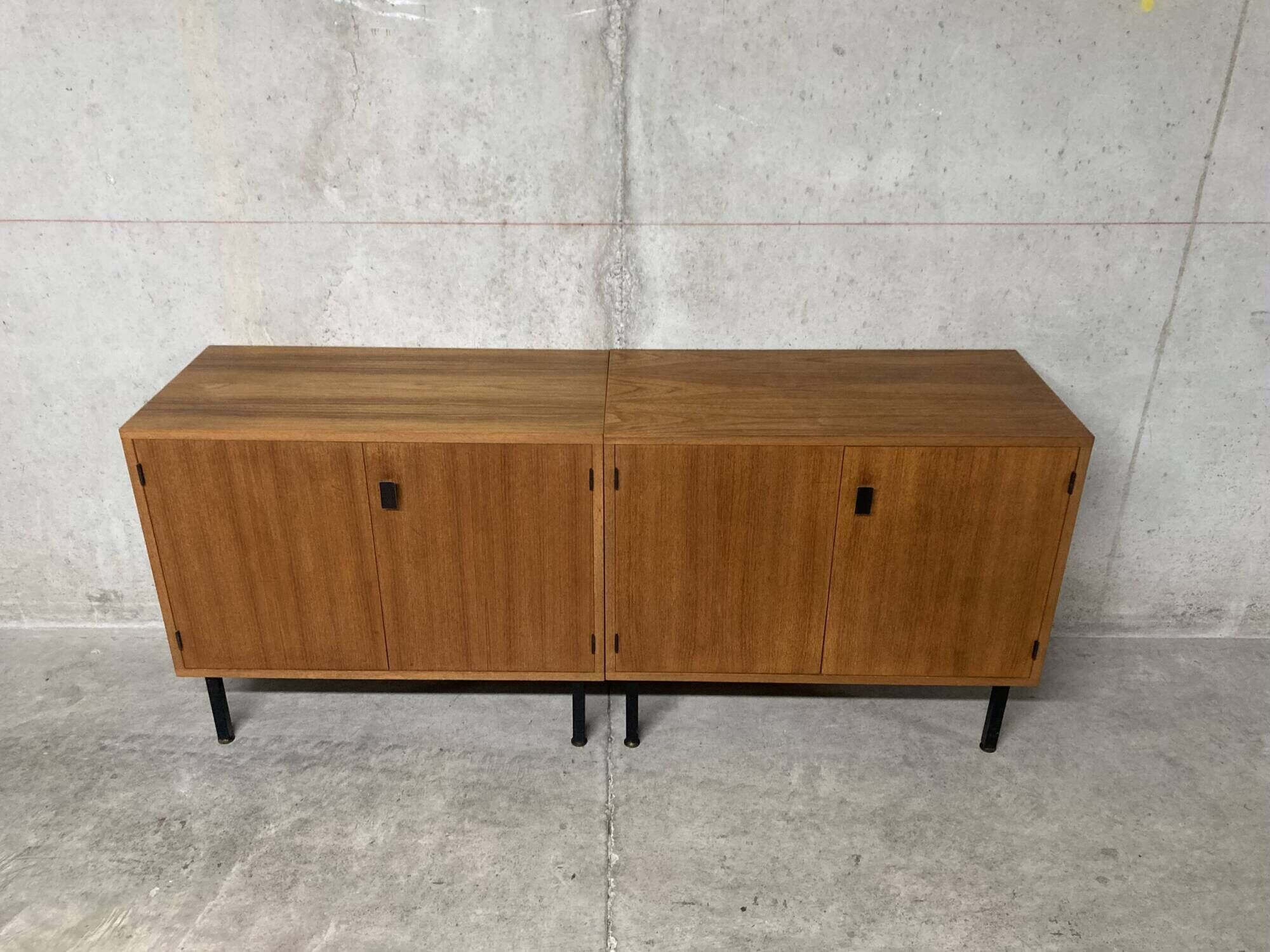 Enfilade moderniste deux buffets teck Antoine Philippon et Jacqueline Lecoq