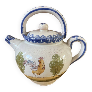 Cruche, théière ancienne en terre cuite
