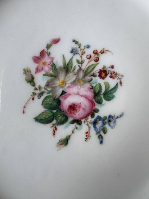 Service ancien de style Napoléon 3– 35 assiettes & pièces de présentation