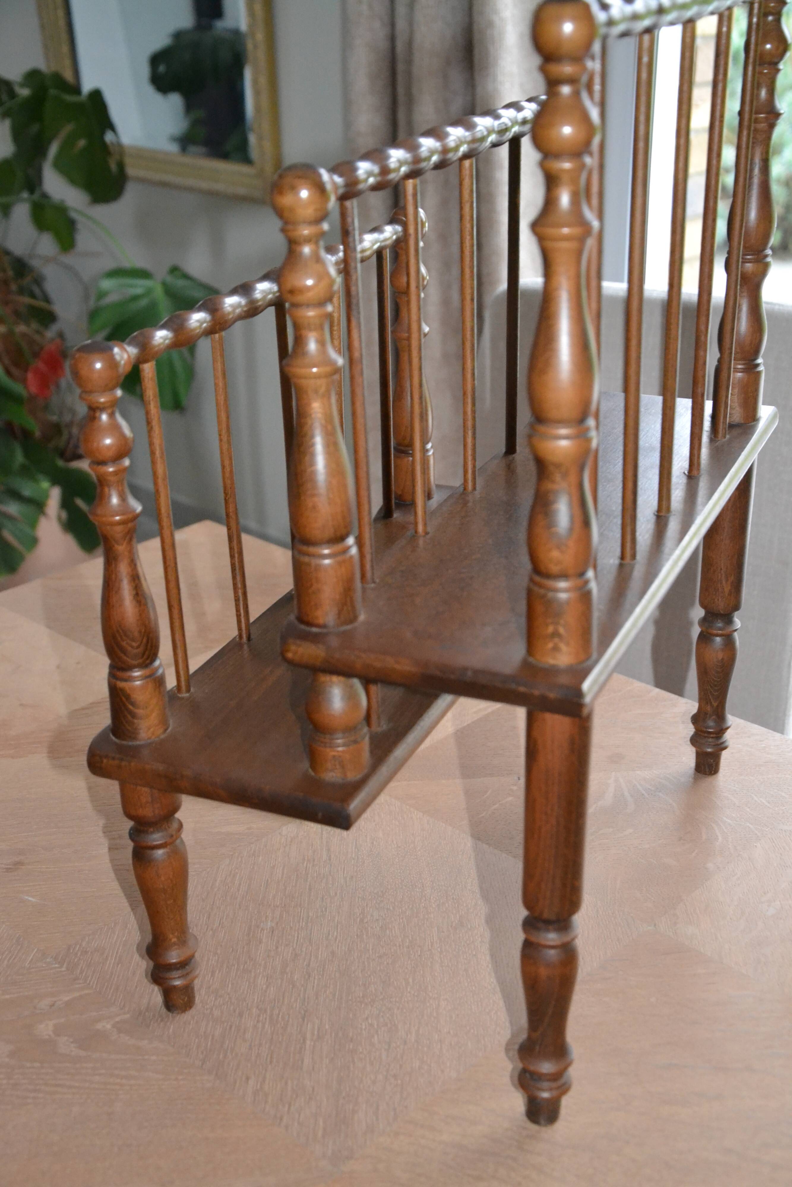 Porte-revues à étages en bois 1930