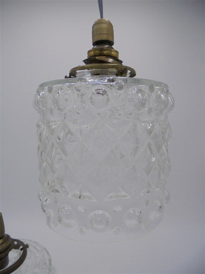 Lot of two suspensions