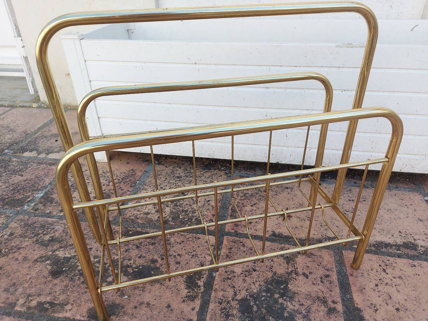 Porte revues vintage en laiton