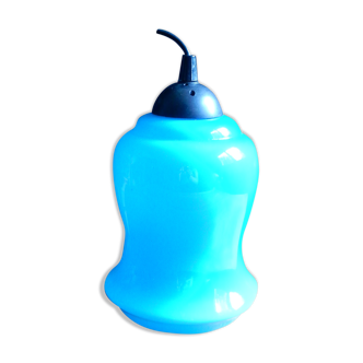 Blue opaline suspensions