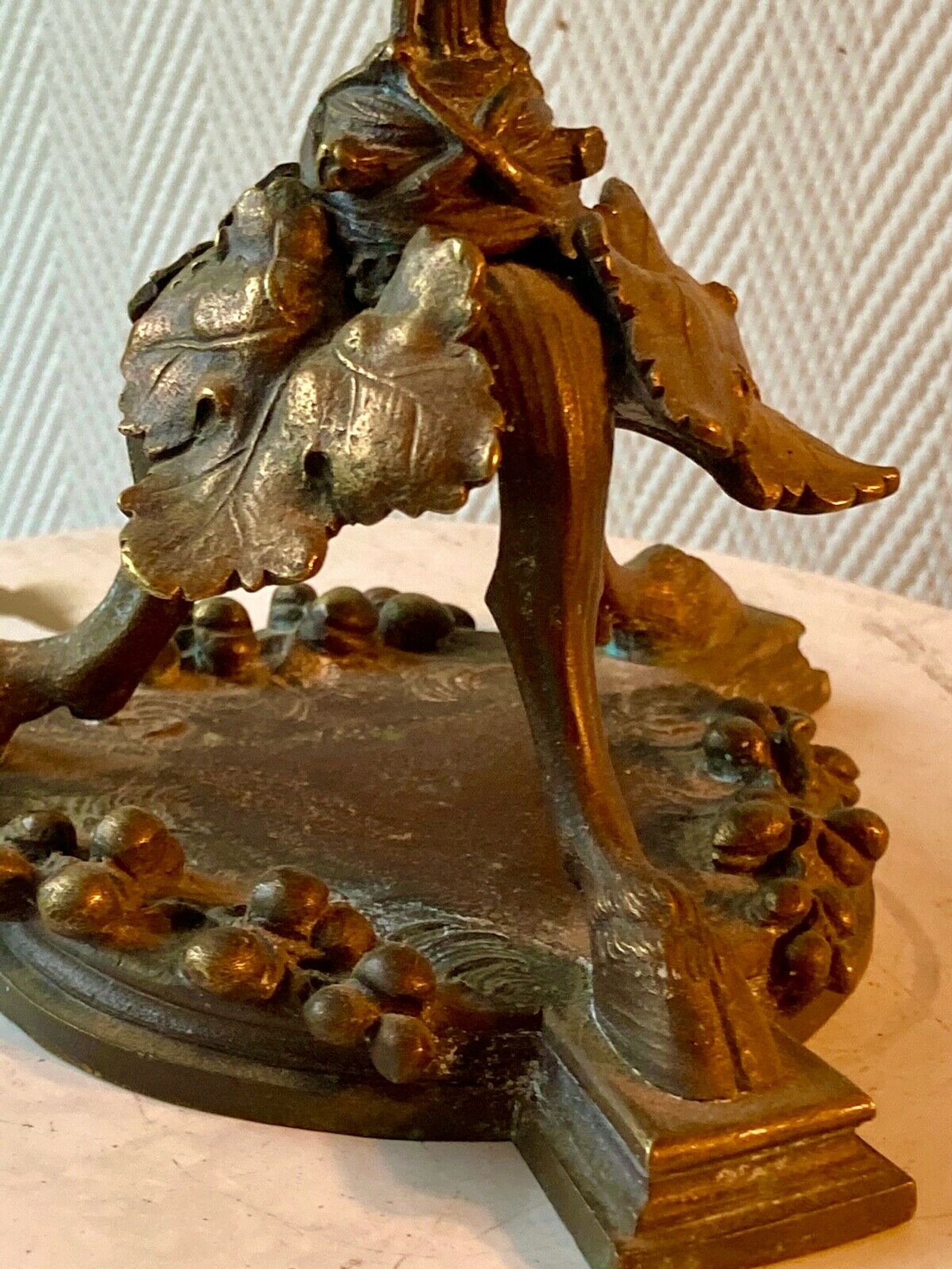 Bougeoir tripode en bronze " cerf " XIXe vennerie