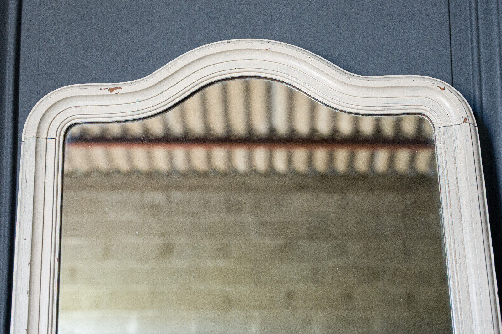 Wooden mirror Early twentieth Creamy white patina Original background