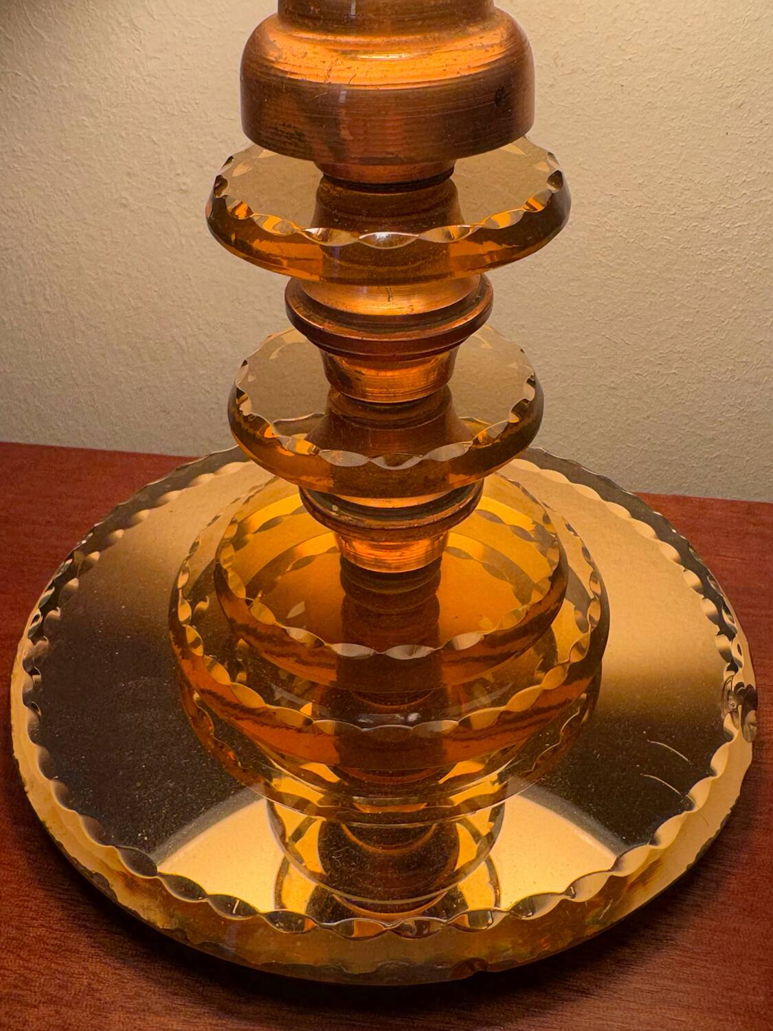 Small Art Deco lamp in copper glass