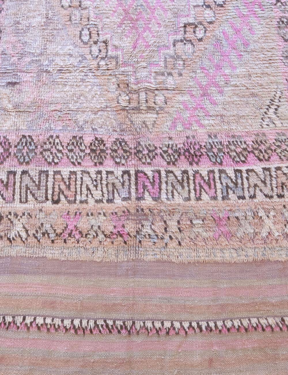 Vintage Berber Rug - 334 x 166 cm