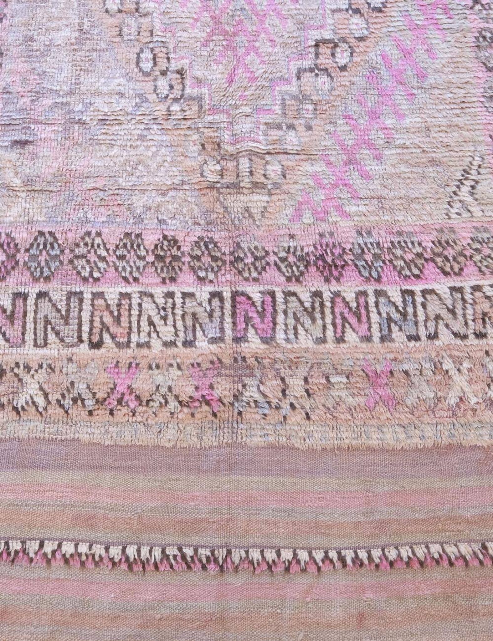 Vintage Berber Rug - 334 x 166 cm