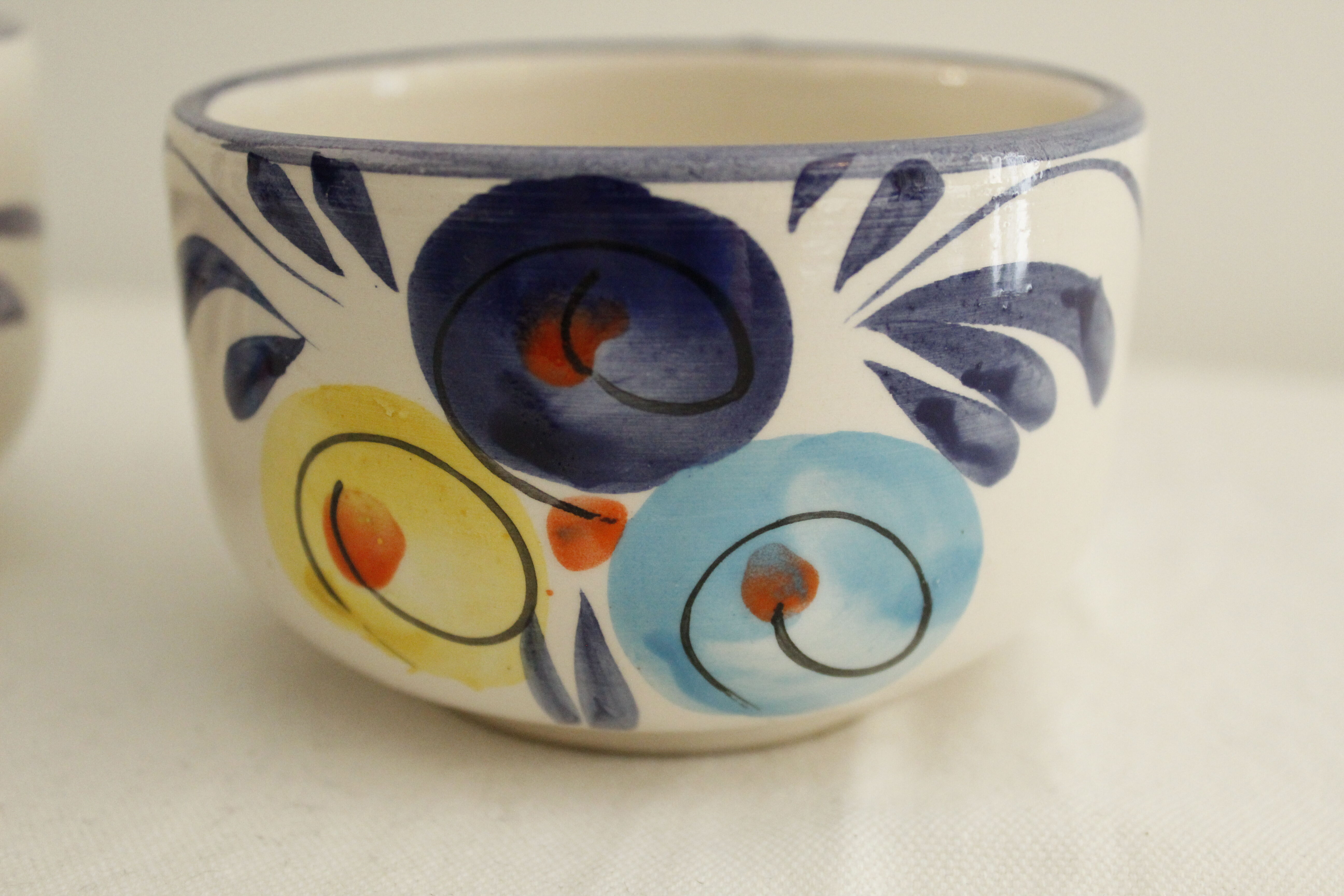 2 vintage tea cups floral patterns