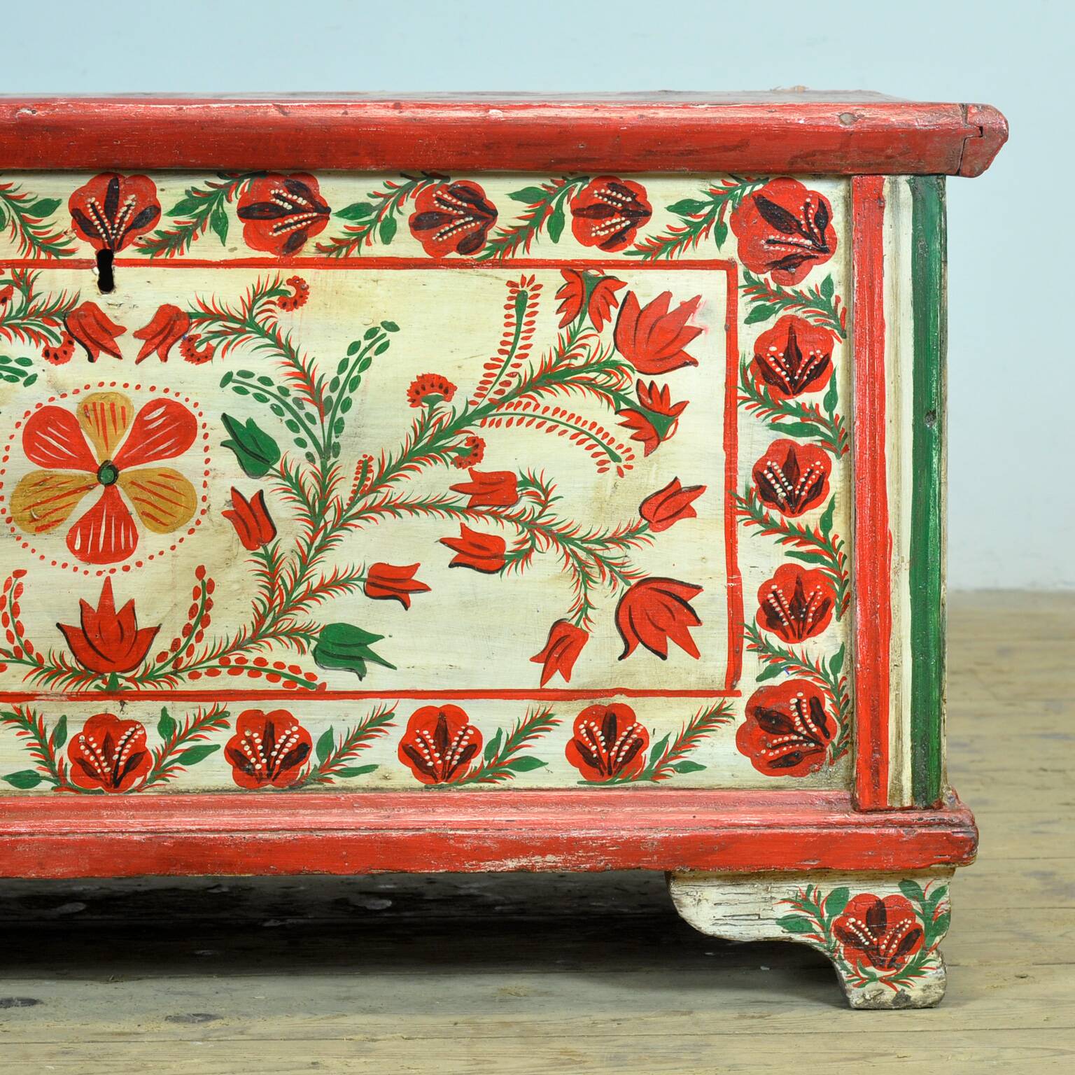 Coffre de mariée d'art populaire, vers 1950