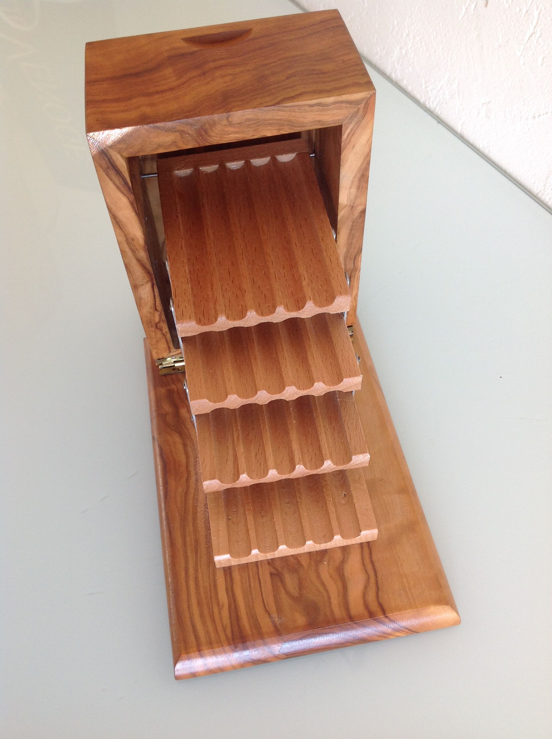 Old patented/vintage 1970s cigarette box