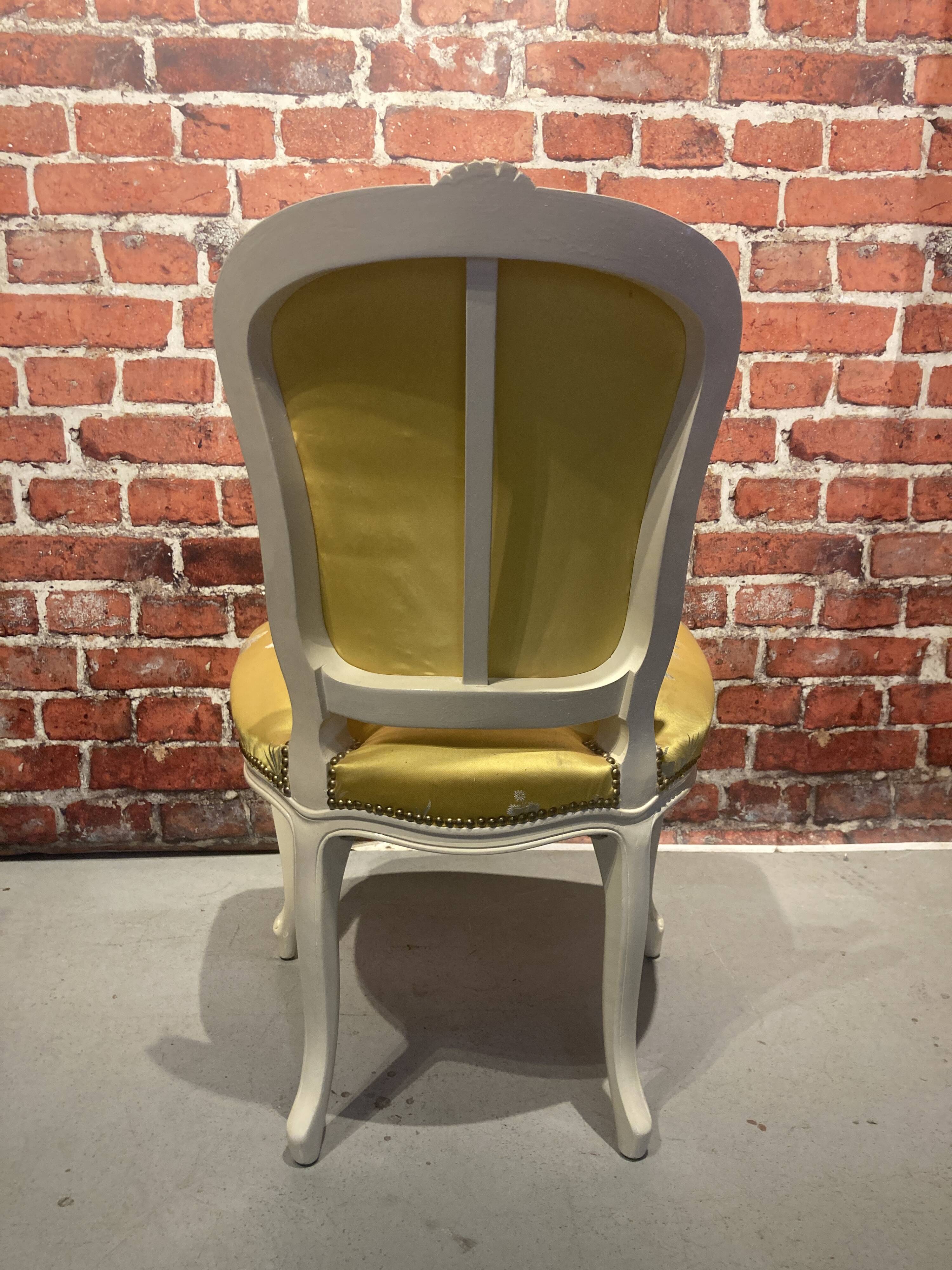 Lot d'un fauteuil et d'une chaise