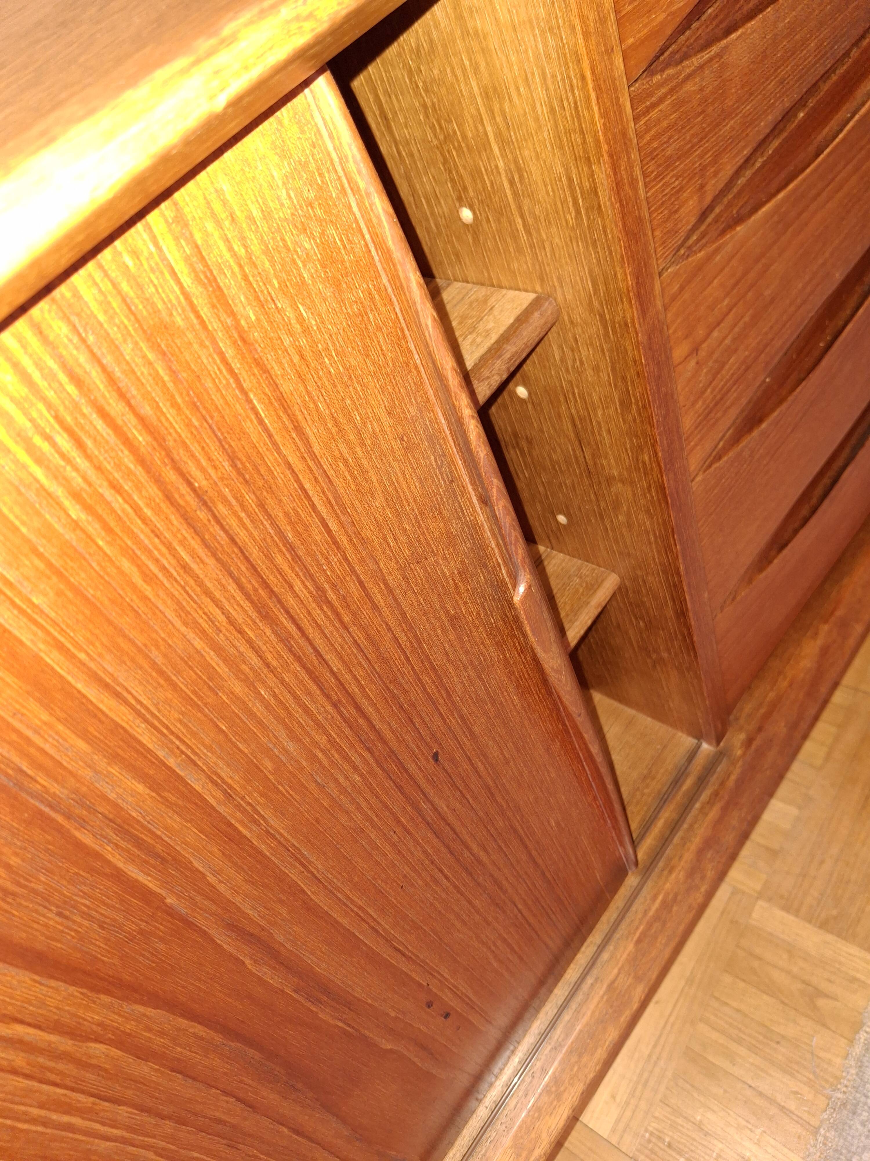 Buffet en teck vintage des annees 60