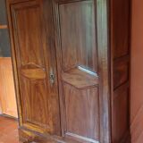 Small wardrobe in solid walnut period Consulate around 1830